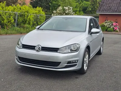 Gebraucht VW Golf VII LOUNGE 110 PS (80 kW) 2015 Silber Limousine