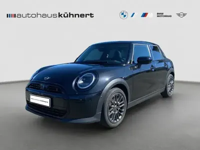 Używany Mini Cooper S Classic 204 KM (150 kW) 2025 Czarny Hatchback