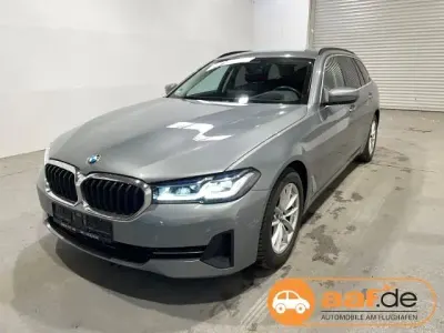 Gebraucht BMW 520 190 PS (139 kW) 2023 Skyscraper grey Kombi