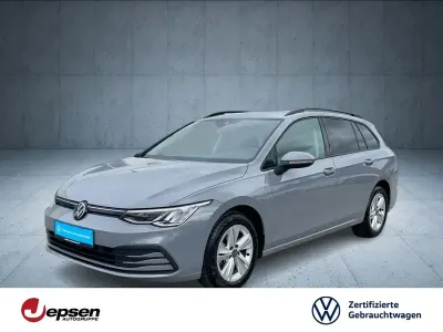 Gebraucht VW Golf VIII Life 131 PS (96 kW) 2023 Mondsteingrau Kombi
