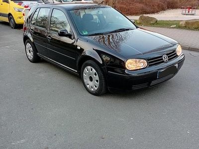 Gebraucht VW Golf IV 75 PS (55 kW) 2000 Schwarz Kleinwagen