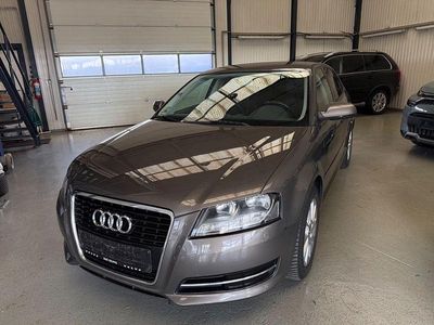 Gebraucht Audi A3 Attraction 105 PS (77 kW) 2011 Grau Kleinwagen