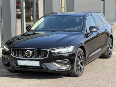 Gebraucht Volvo V60 Core 197 PS (144 kW) 2024 Schwarz Kombi