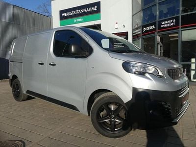 Gebraucht Peugeot Expert Premium 140 PS (102 kW) 2017 Aluminiumgrau (metallic) Van