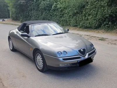 Gebraucht Alfa Romeo Spider 150 PS (110 kW) 1996 Grau Cabrio