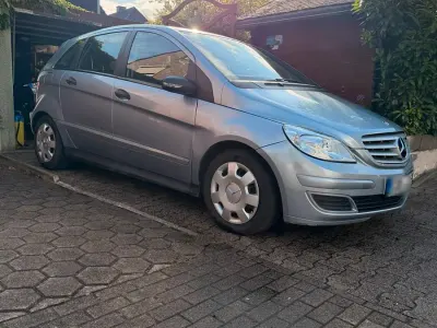 Gebraucht Mercedes B180 109 PS (80 kW) 2006 Blau Van / Kleinbus