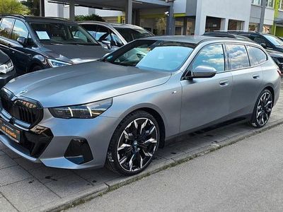 Gebraucht BMW 520 M Sport 197 PS (144 kW) 2024 Grau Limousine