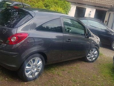 Grau Gebraucht 2011 Opel Corsa Satellite Kleinwagen | 2.690 € (Fairer Preis)