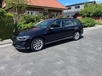 Usata VW Passat GTE 218 CV (160 kW) 2022 Nero Station wagon
