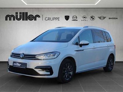 Weiß Gebraucht 2016 VW Touran Highline Van / Kleinbus | 19.490 € (Fairer Preis)