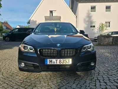 Gebraucht BMW 520 184 PS (135 kW) 2014 Blau Limousine