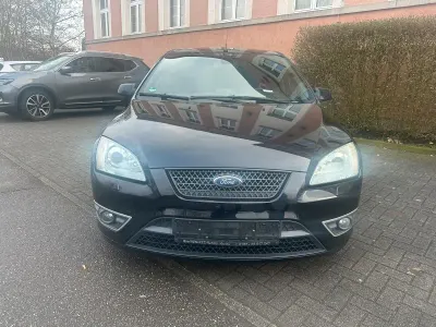 Używany Ford Focus ST 226 KM (166 kW) 2006 Czarny Sedan/Limuzyna