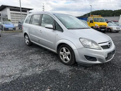 Gebraucht Opel Zafira Innovation 125 PS (91 kW) 2009 Silber Van / Kleinbus