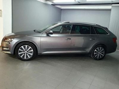 Gebraucht Skoda Superb Style 200 PS (147 kW) 2023 Graphite grau (metallic) Kombi