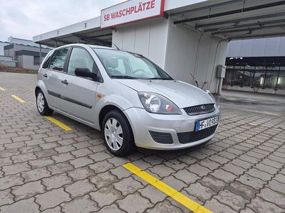 Gebraucht Ford Fiesta 60 PS (44 kW) 2007 Silber Kleinwagen