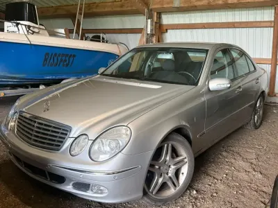Gebraucht Mercedes E240 AMG 177 PS (130 kW) 2002 Silber Limousine