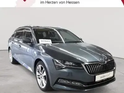 Gebraucht Skoda Superb Style 150 PS (110 kW) 2020 Grau Kombi