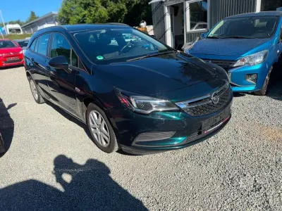 Gebraucht Opel Astra Active 105 PS (77 kW) 2017 Grün Kombi