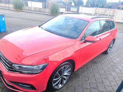 Gebraucht VW Passat 120 PS (88 kW) 2021 Rot Kombi