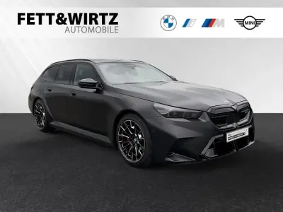 Gebraucht BMW M5 M Sport 727 PS (534 kW) 2025 Sonderlackierung frozen black Kombi