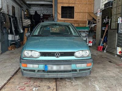 Gebraucht VW Golf III 95 PS (69 kW) 1993 Grün Kleinwagen