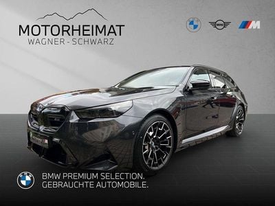 Neu BMW M5 Sport Line 585 PS (430 kW) 2025 M isle of man grün metallic Kombi