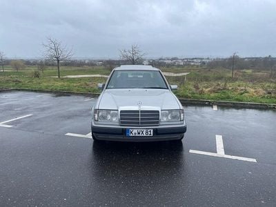 Gebraucht Mercedes E260 Sportline 160 PS (117 kW) 1990 Silber Limousine