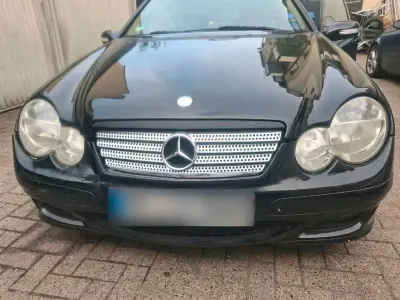 Gebraucht Mercedes C220 150 PS (110 kW) 2006 Schwarz Coupé