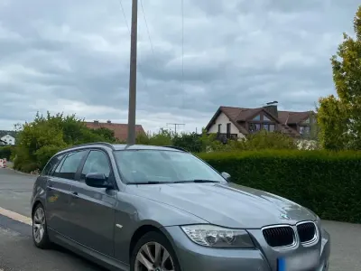 Gebraucht BMW 318 143 PS (105 kW) 2010 Grau Kombi
