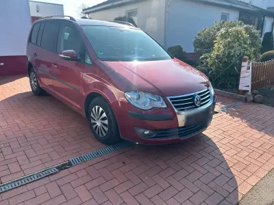 Gebraucht VW Touran 140 PS (102 kW) 2009 Rot Van / Kleinbus