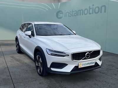 Gebraucht Volvo V60 CC Pro 197 PS (144 kW) 2022 Weiß Kombi