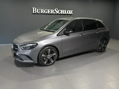 Gebraucht Mercedes B200 Night 163 PS (119 kW) 2025 Metalliclack mountaingrau Van / Kleinbus