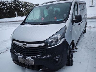 Silber Gebraucht 2017 Opel Vivaro Van / Kleinbus | 14.777 € (Etwas zu teuer)