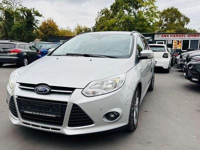 Silber Gebraucht 2014 Ford Focus Kombi | 4.444 € (Guter Preis)