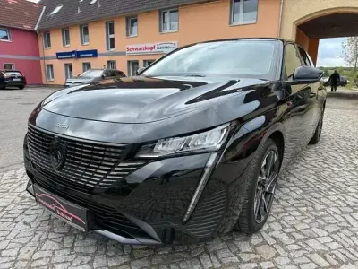 Gebraucht Peugeot 308 SW Allure 131 PS (96 kW) 2024 Schwarz Kombi