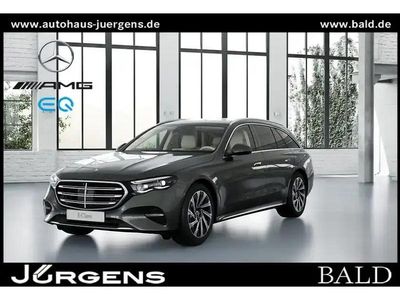 Gebraucht Mercedes E300 204 PS (150 kW) 2024 Grau metalliclack graphitgrau metallic Kombi