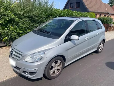 Gebraucht Mercedes B200 140 PS (102 kW) 2009 Silber Van / Kleinbus