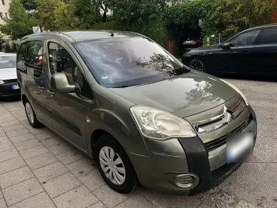 Gebraucht Citroën Berlingo 109 PS (80 kW) 2010 Grün Van / Kleinbus