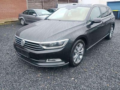 Gebraucht VW Passat Highline 239 PS (175 kW) 2015 Deep black perleffekt Kombi