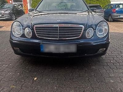 Mercedes E200