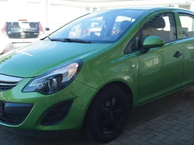 Gebraucht Opel Corsa Selection 86 PS (63 kW) 2012 Grün Kleinwagen