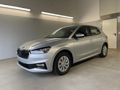 [8e8e] brillantsilber metallic Gebraucht 2024 Skoda Fabia Selection | 19.490 € (Fairer Preis)