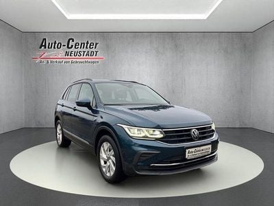 Blau Gebraucht 2022 VW Tiguan Life SUV | 29.780 € (Etwas zu teuer)