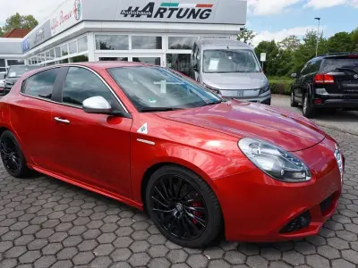 Gebraucht Alfa Romeo Giulietta Quadrifoglio Verde 235 PS (172 kW) 2010 Rot Kleinwagen