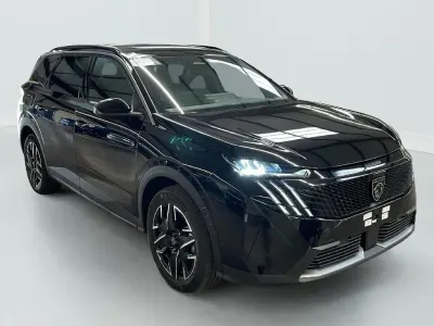 Gebraucht Peugeot 5008 Allure 136 PS (100 kW) 2025 Noir perla nera SUV