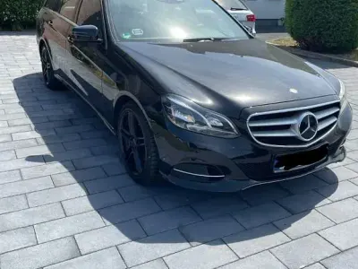Gebraucht Mercedes E250 Avantgarde 204 PS (150 kW) 2013 Schwarz Limousine