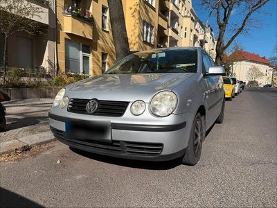Gebraucht VW Polo 63 PS (46 kW) 2002 Silber Kleinwagen