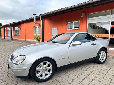 Gebraucht Mercedes SLK230 193 PS (141 kW) 1999 Silber Cabrio