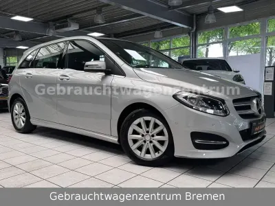 Gebraucht Mercedes B180 Style 122 PS (89 kW) 2015 Silber Van / Kleinbus