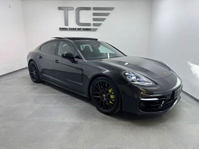 Porsche Panamera 4